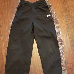 UA camo pants boys